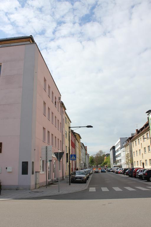 Mitte24 Hotell Neu-Ulm Exteriör bild